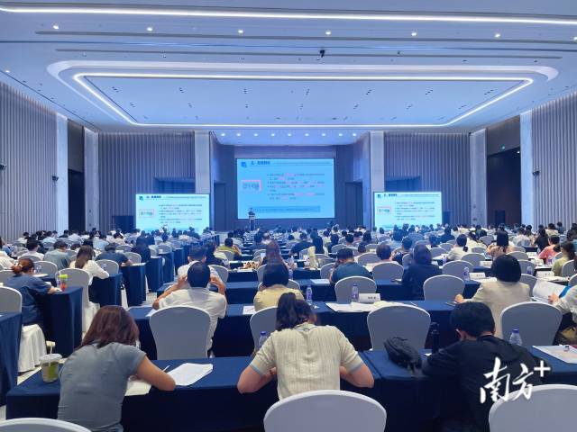 “春雨行动——推进医疗器械临床研究成果转化”政策宣贯培训班举办。 “春雨行动——推进医疗器械临床研究成果转化”政策宣贯培训班举办。